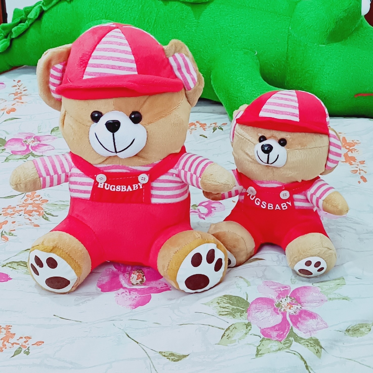 عروسک خرس کلاه دار نشسته بزرگ