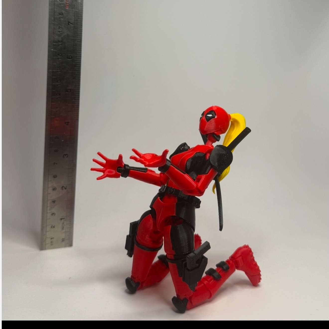 اکشن فیگور خانم لیدی ددپول(lady deadpool)
