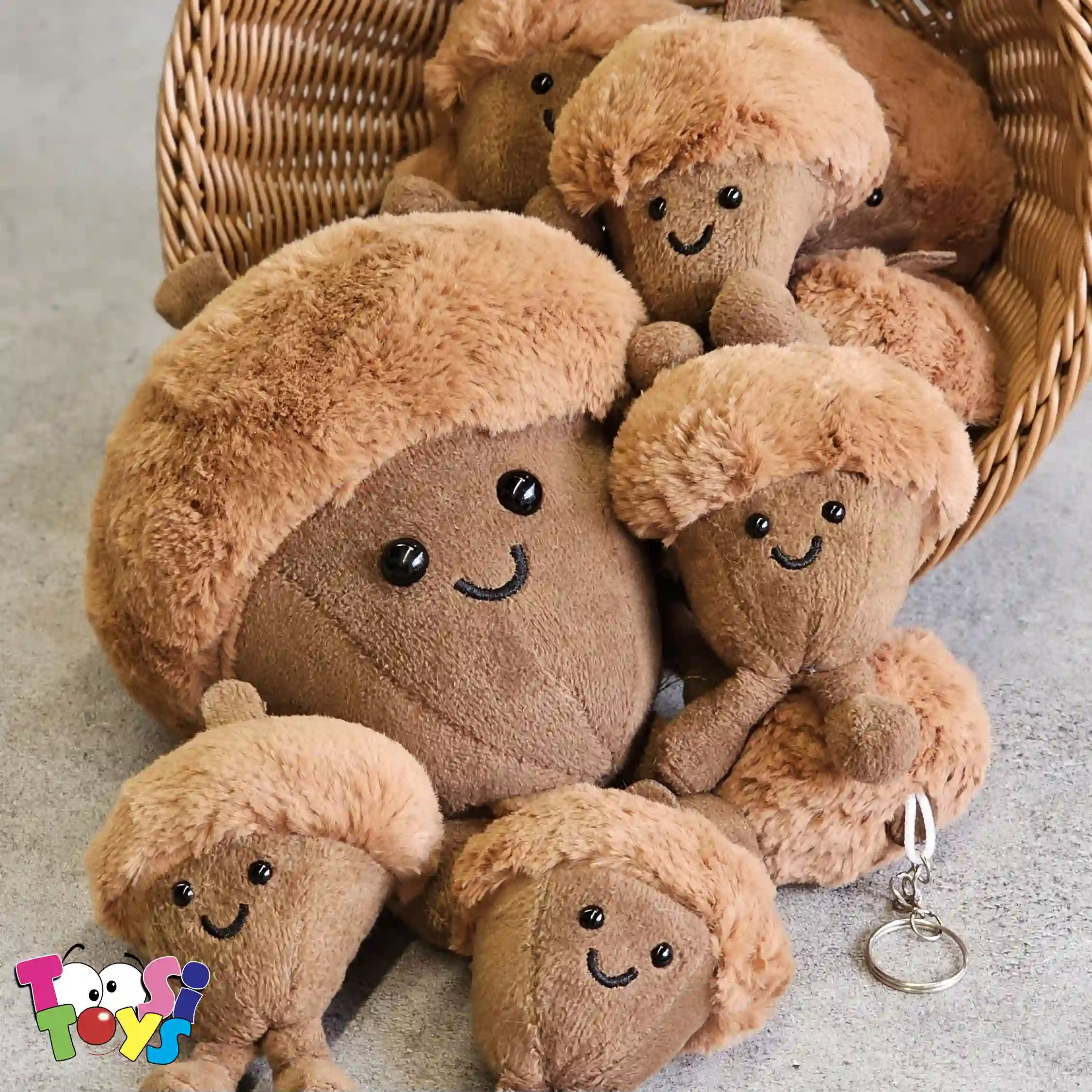 عروسک آویز جاکلیدی بلوط