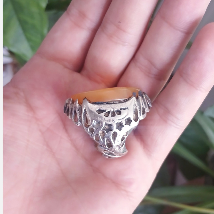 انگشتر عقیق زرد درشت و کلکسیونی نو