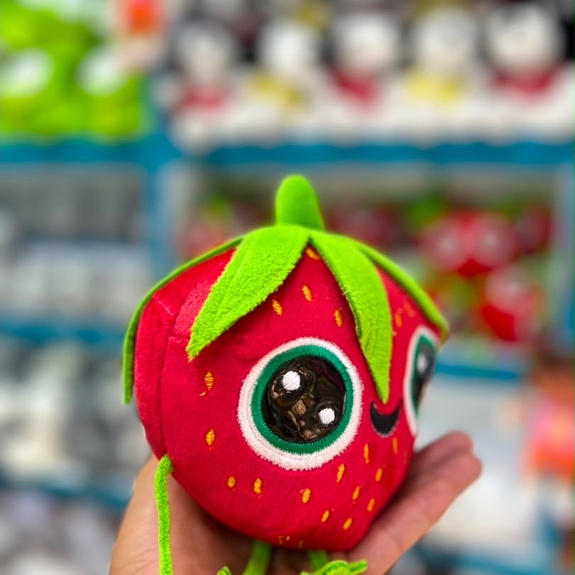 عروسک فرنگیس ( توت فرنگی)
