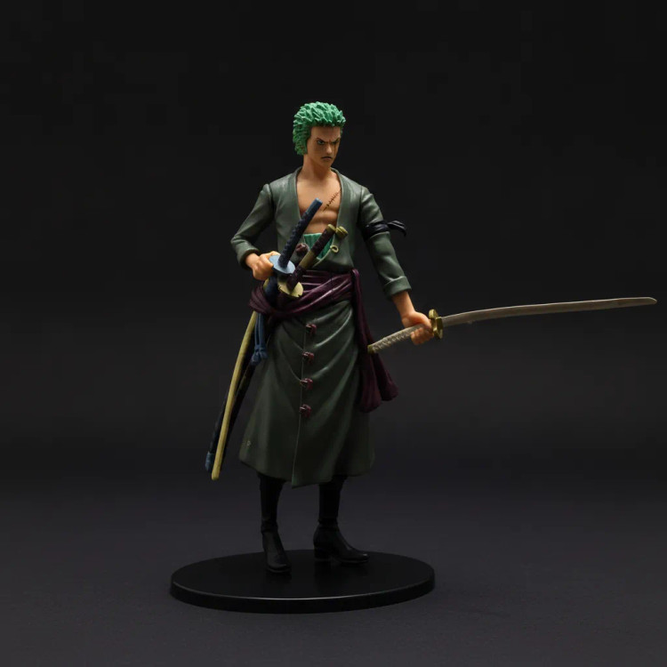 اکشن فیگور رورونوا زورو one piece با استایل کلاسیک 18سانتی