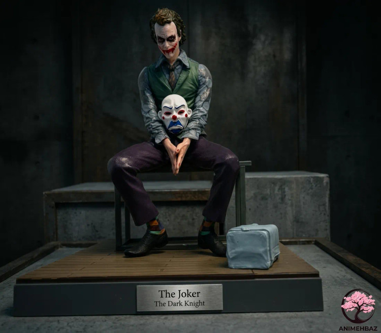 اکشن فیگور جوکر The Dark Knight اورجینال نشسته همراه با لوازم