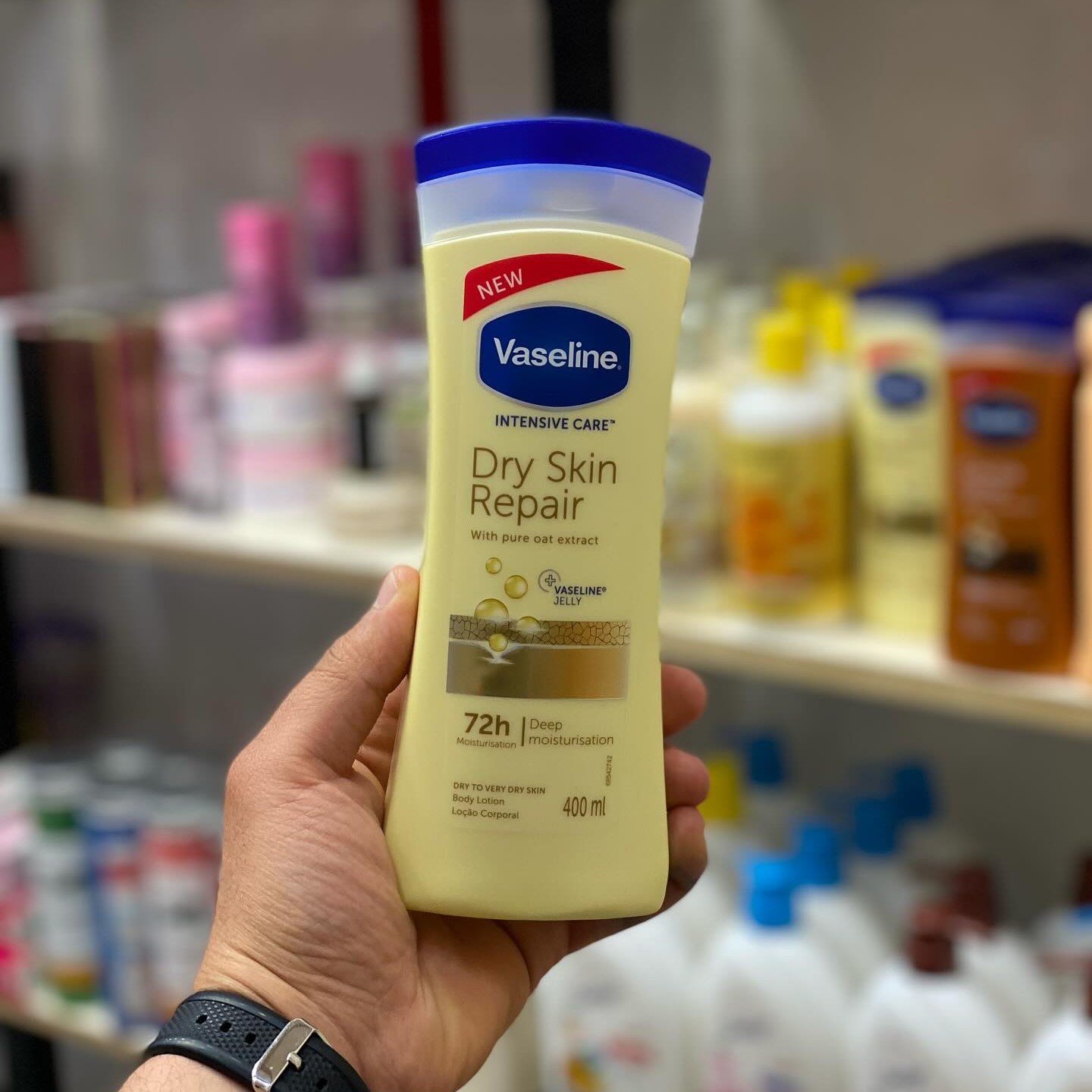 لوسیون بدن وازلین مدل Dry Skin Repair حجم 400 میل