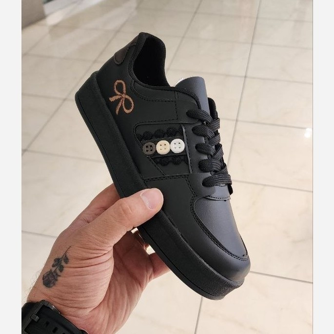 ونس اسپرت دکمه ای