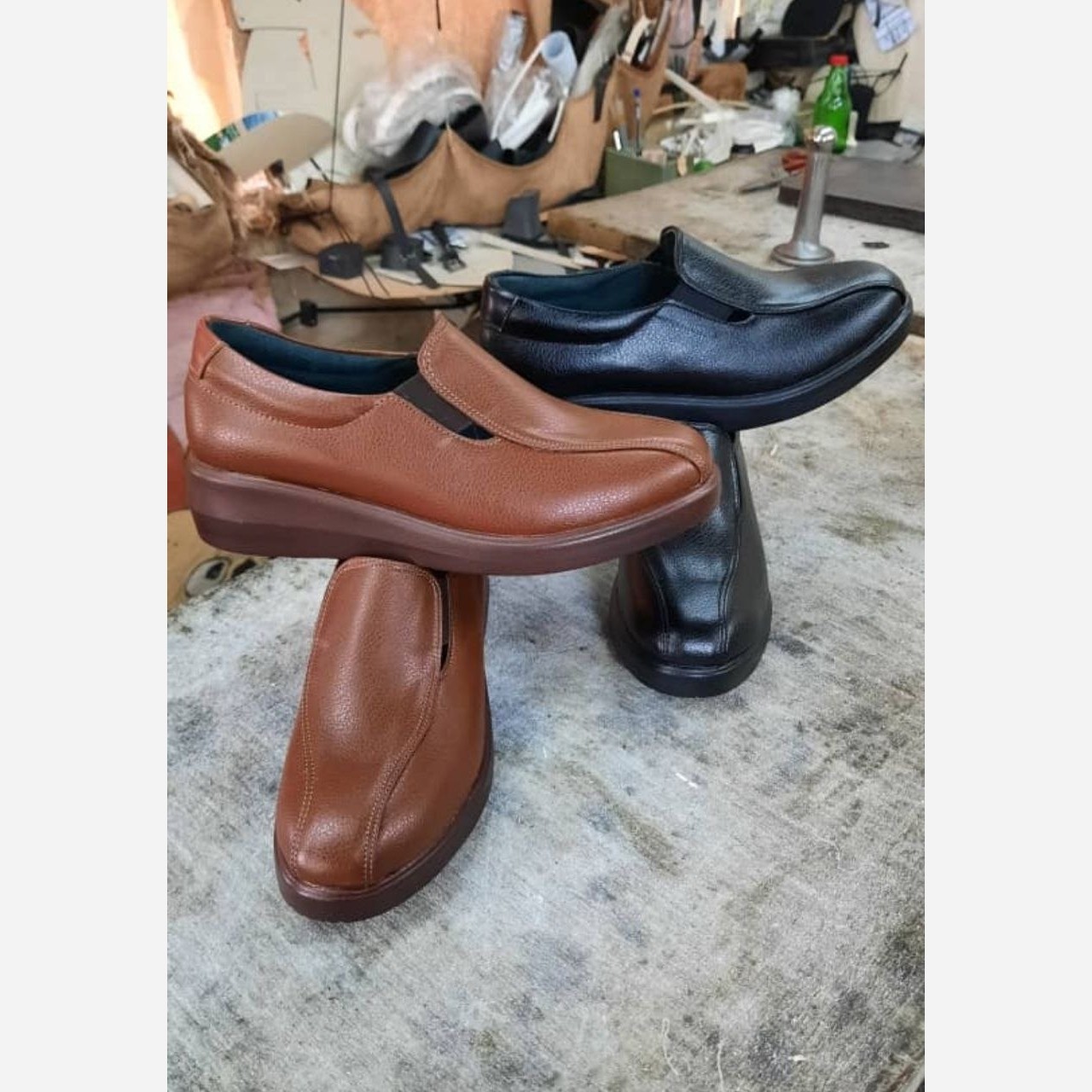 کفش طبی کارمندی مشکی و عسلی