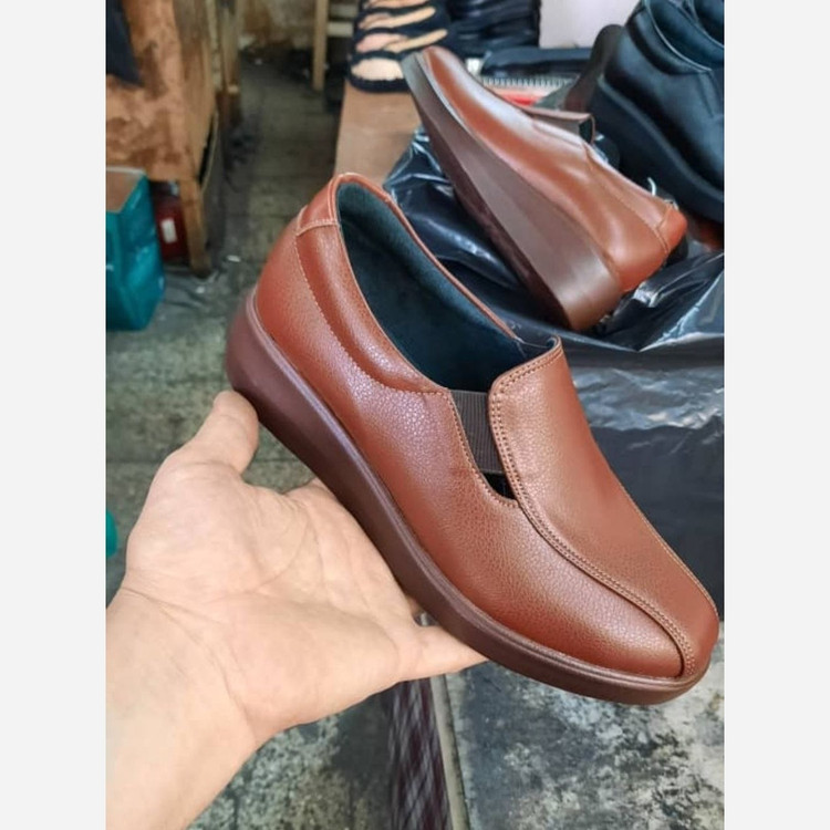 کفش طبی کارمندی مشکی و عسلی