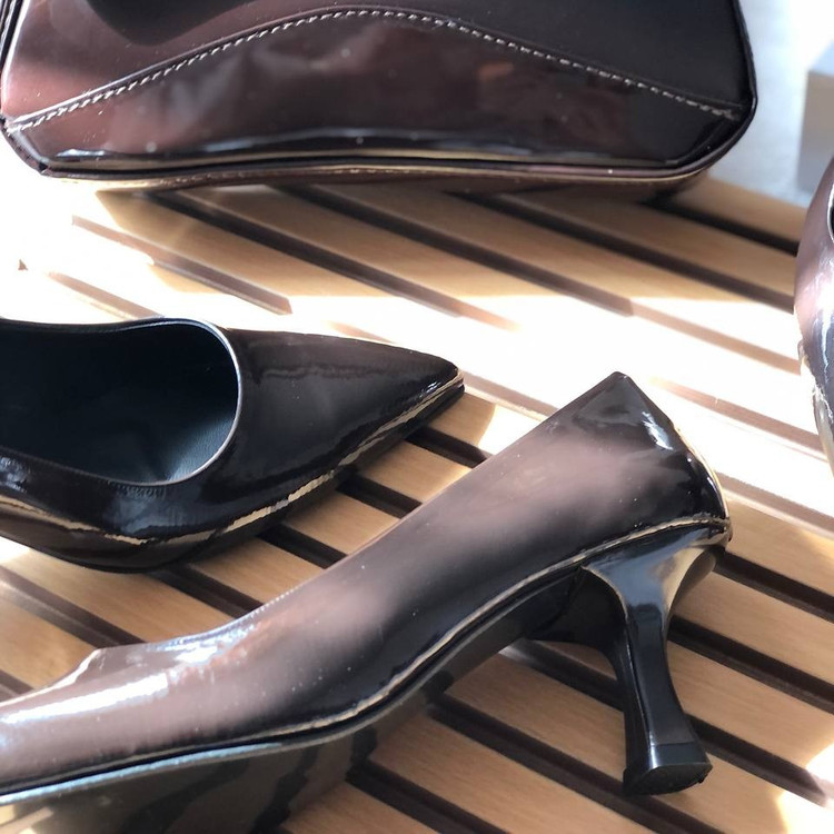 کفش سرخابی مشکی قهوه ای