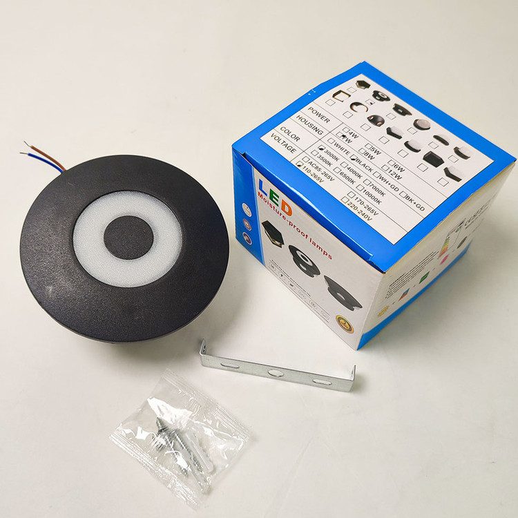 چراغ دیواری مدل سفینه 6 طرفه RGB 7W کد 060