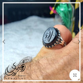 انگشتر مردانه عقیق مشکی با حکاکی دست استاد فتح و رکاب آلیاژ نقره روس