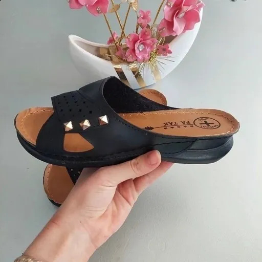 صندل طبی زنانه مدل سه نگین رنگ مشکی با کفی آناتومیک و زیره ضدلغزش