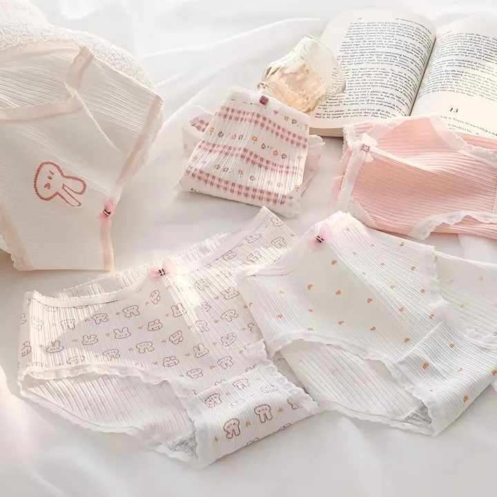 شورت زنانه کبریتی طرح عروسکی نخی لطیف و راحت سایز لارج