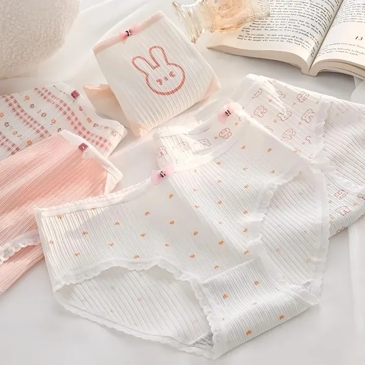 شورت زنانه کبریتی طرح عروسکی نخی لطیف و راحت سایز لارج