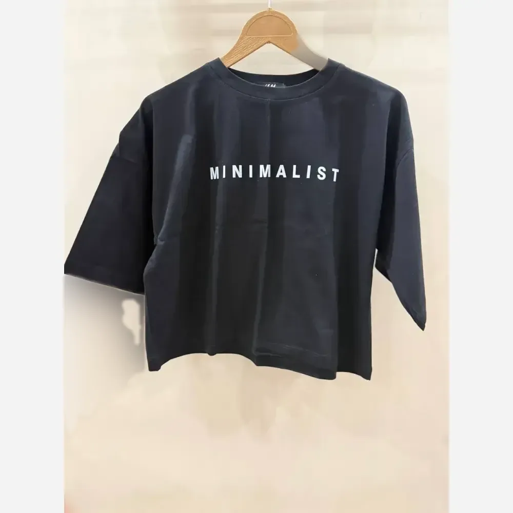 تیشرت کراپ زنانه سبز پاستلی طرح MINIMALIST مدل لش آزاد