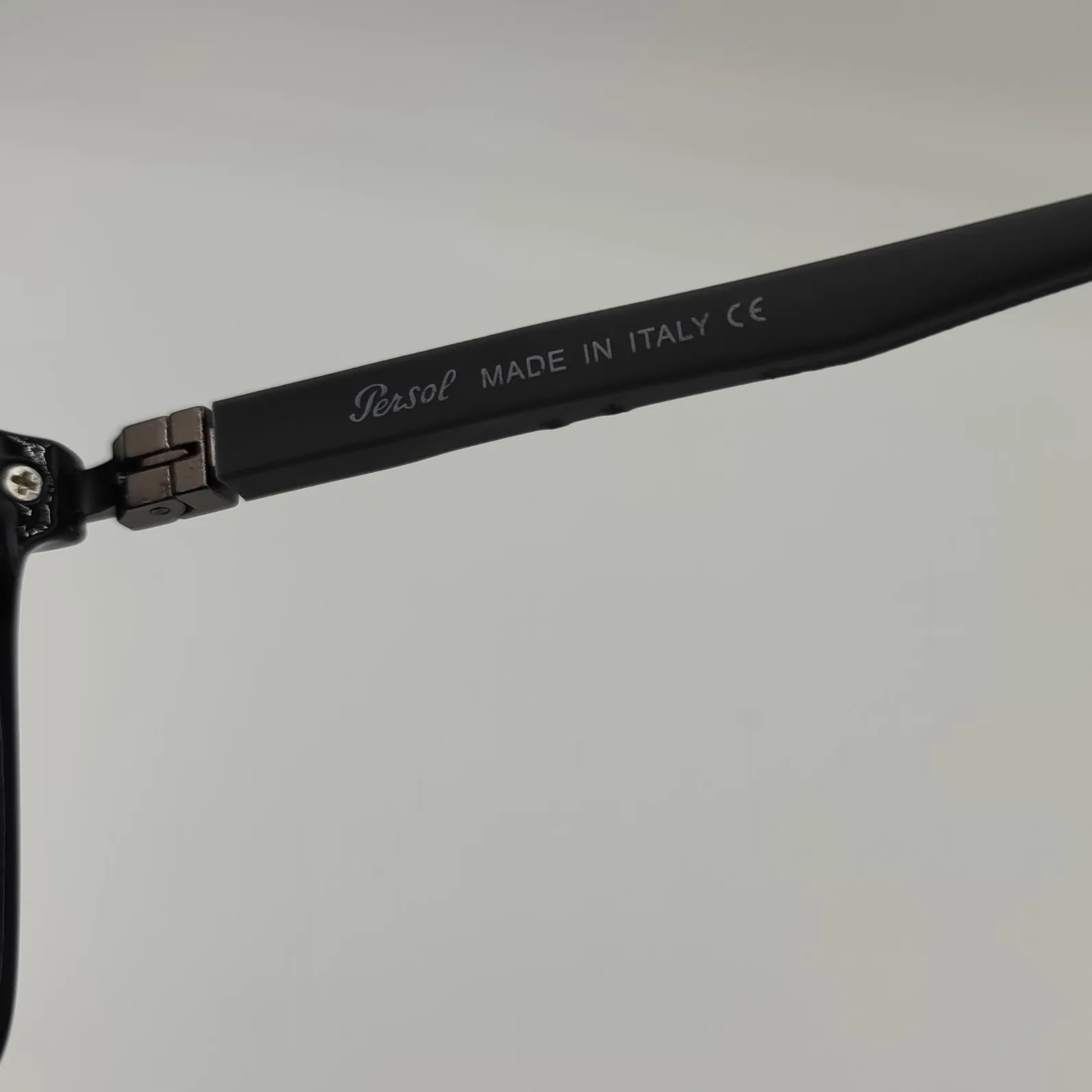 عینک آفتابی پرسول کد 8081 شیشه سنگ persol مناسب آقایان و بانوان