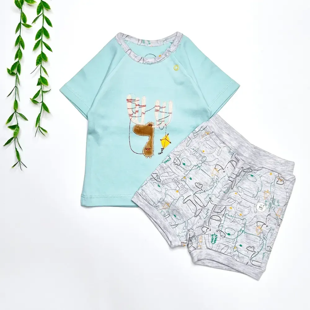 ست بلوز شلوارک نوزادی نیلی طرح گوزن جنس پنبه صددرصد ضد حساسیت