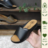 صندل طبی زنانه مدل سوزنی رویه چرم با زیره ارتوپدیک PU مشکی