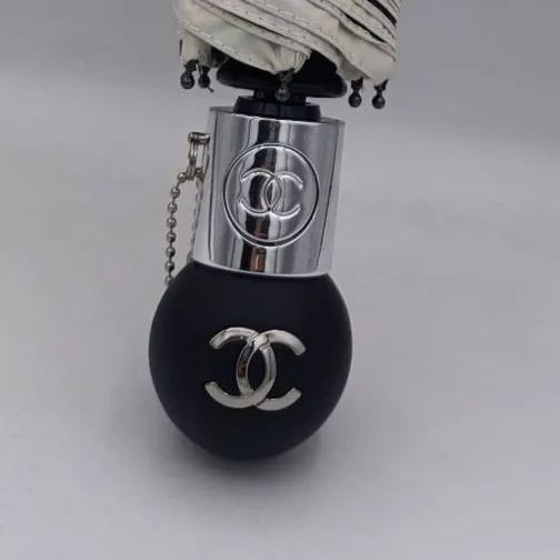 چتر اتوماتیک برند چنل CHANEL ضد باد با پارچه نانو و جعبه کادویی رنگ کرم نخودی