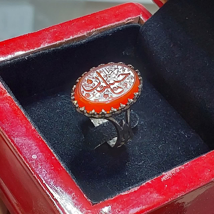 انگشتر آلیاژی باسنگ عقیق قرمز حکاکی یا امام حسین مظلوم کد 6035