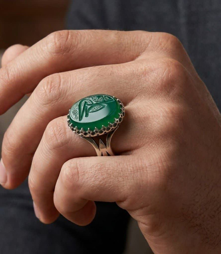 انگشتر آلیاژی باسنگ عقیق سبز حکاکی علی کد 5941