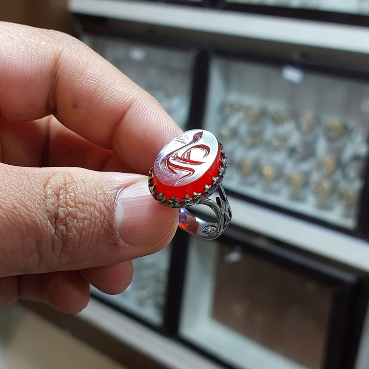 انگشتر آلیاژی باسنگ عقیق قرمز حکاکی علی (ع) کد 5755