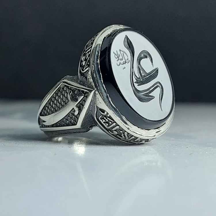انگشتر آلیاژی باسنگ عقیق مشکی حکاکی علی (علیه السلام) کد 5566
