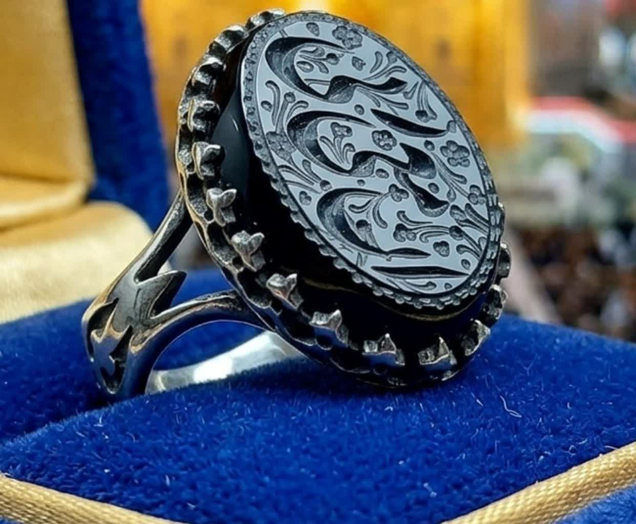 انگشتر آلیاژی باسنگ عقیق مشکی حکاکی ان معی ربی کد 5488