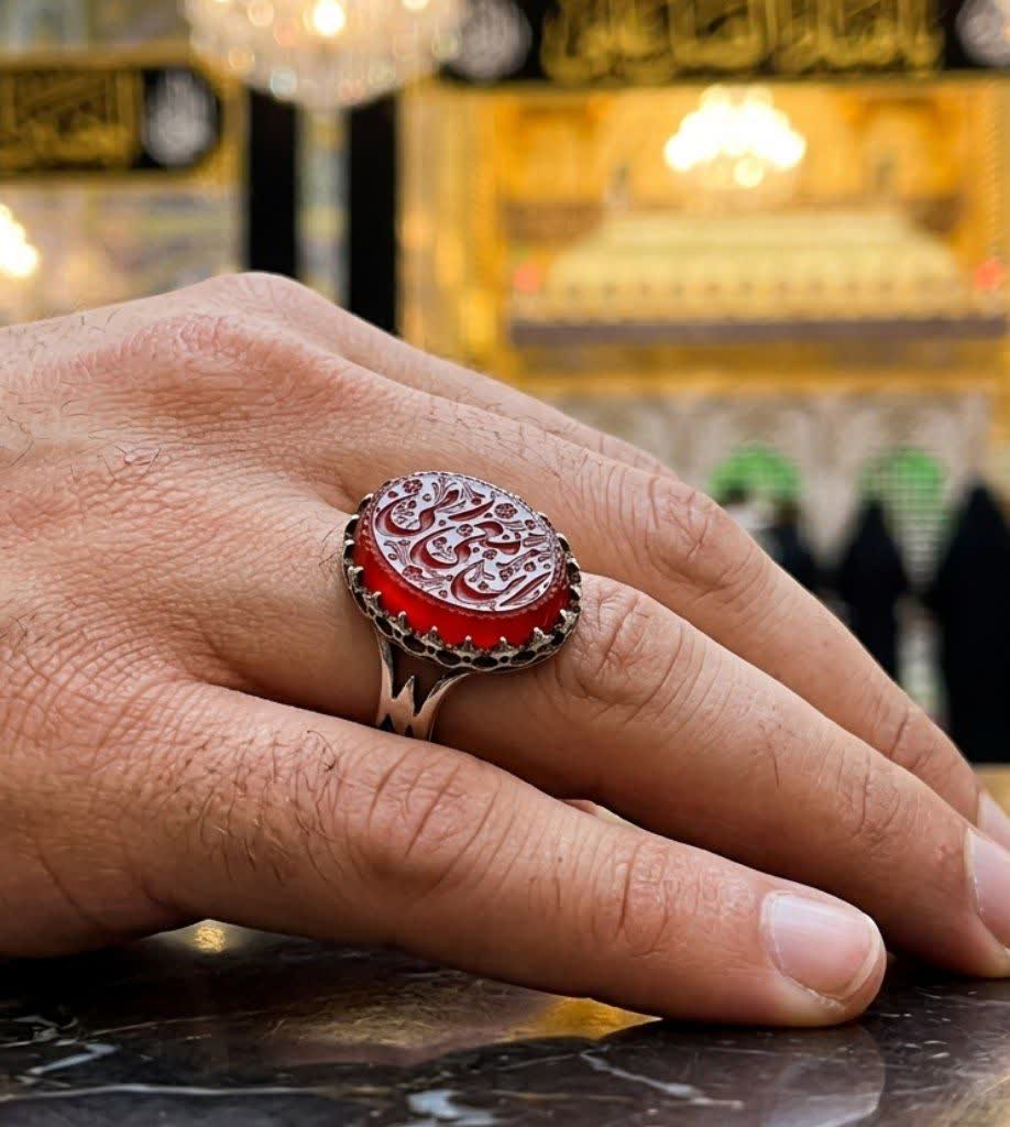 انگشتر آلیاژی باسنگ عقیق قرمز حکاکی ان معی ربی کد 5487