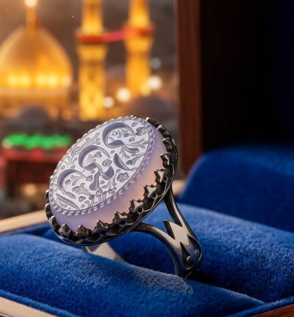 انگشتر آلیاژی باسنگ عقیق سوسنی حکاکی ان معی ربی کد 5484