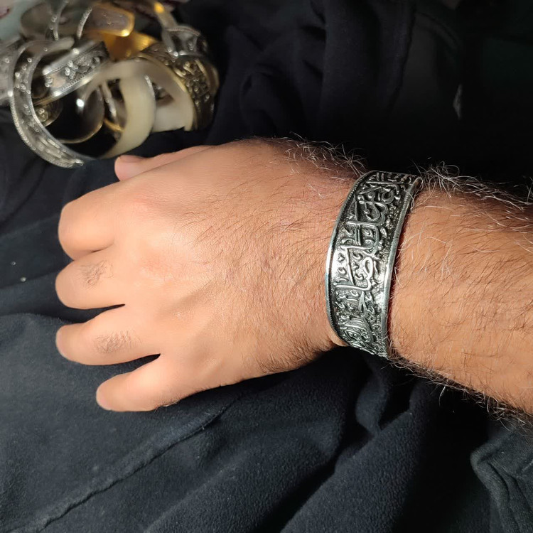 خرید دستبند لبیک یا صاحب الزمان آلیاژی حکاکی؛ نمادی از ارادت ماندگار کد 3917