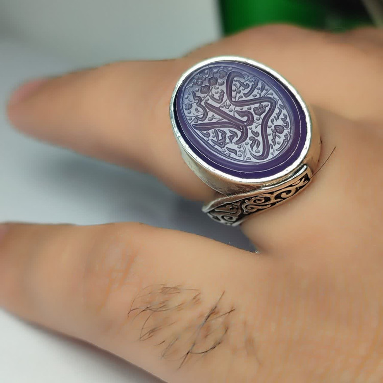 خرید انگشتر عقیق سوسنی با حکاکی شهدای کربلا؛ نشانی از ارادت و عشق کد 2124