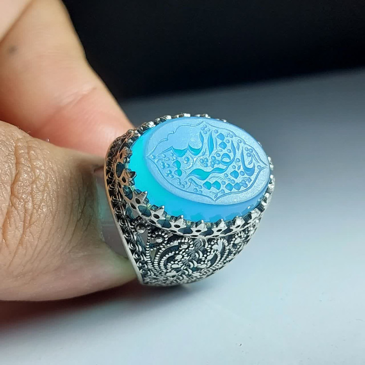 خرید انگشتر عقیق کبود خطی منقش به ذکر شریف یا بقیه الله (عج) کد 1865