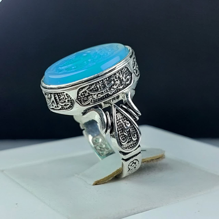 خرید انگشتر عقیق کبود خطی منقش به یا زینب (س) – رکاب چهار سلام کد 1863