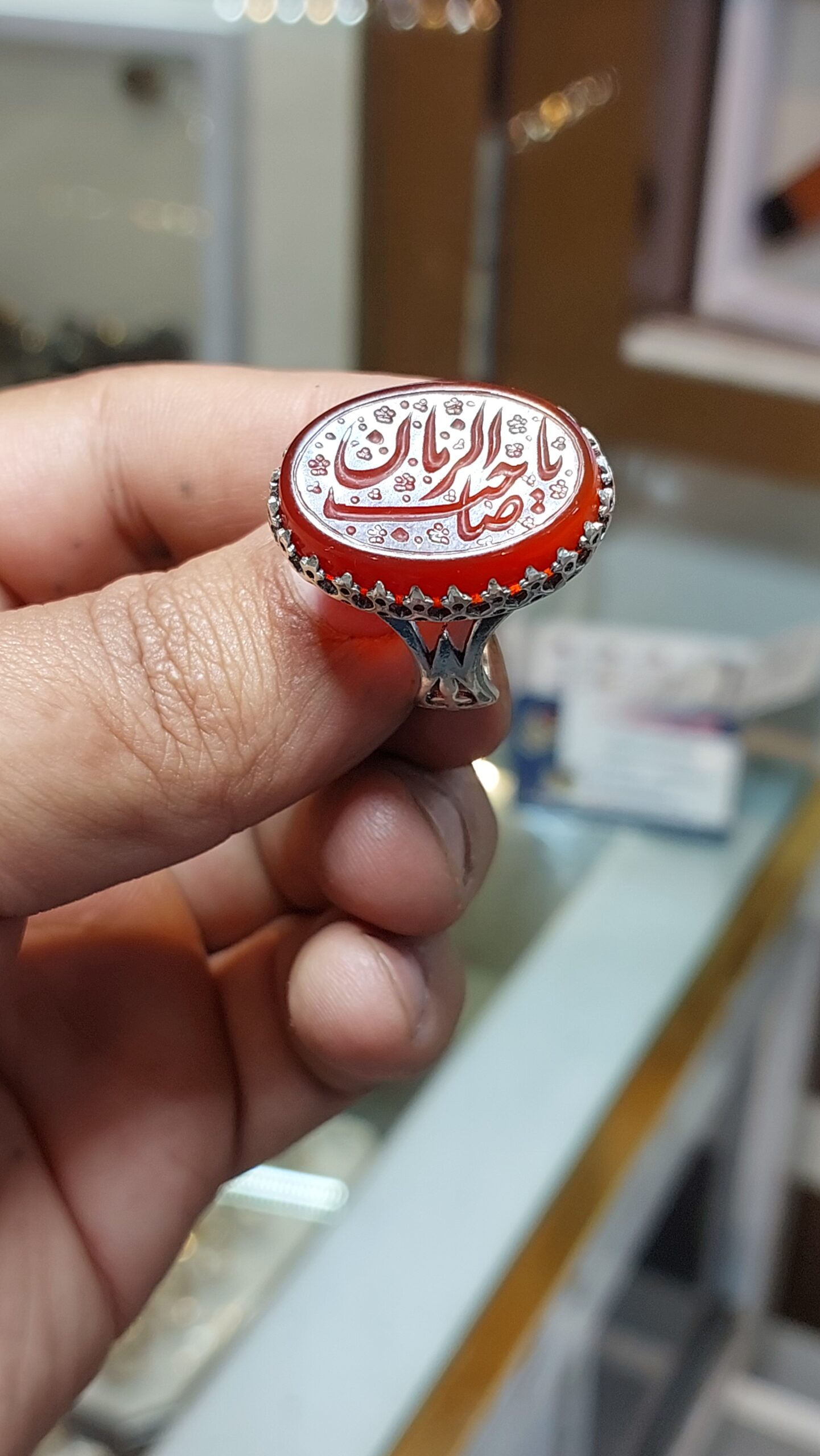 انگشتر عقیق قرمز مردانه حکاکی یاصاحب الزمان کد 1369