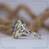 انگشتر نقره با سنگ عقیق سوسنی و حکاکی یا حسین(علیه السلام) و رکاب طرح یاعلی(علیه السلام) کد 1164
