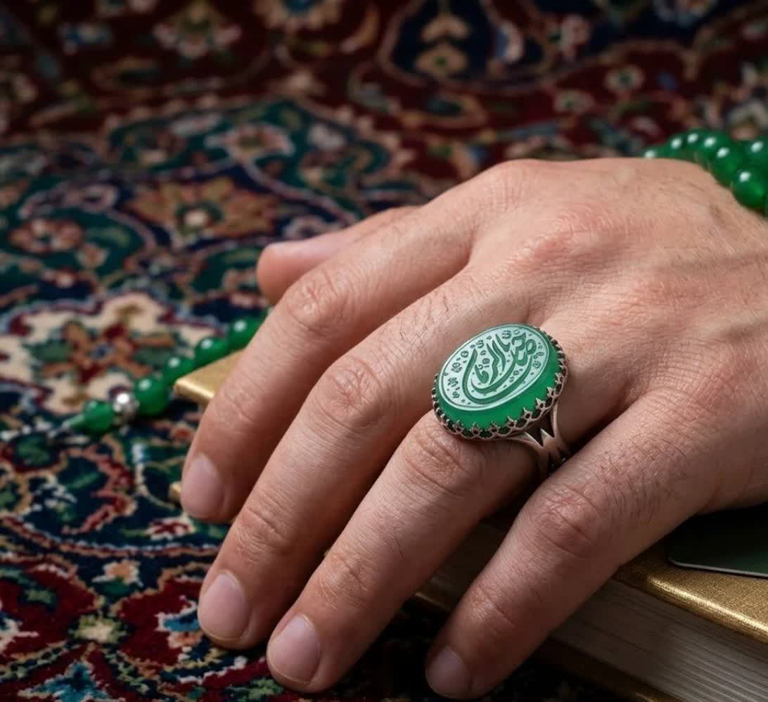 انگشتر عقیق سبز مردانه با حکاکی یا صاحب الزمان | رکاب نیزه نقره  کد 4187