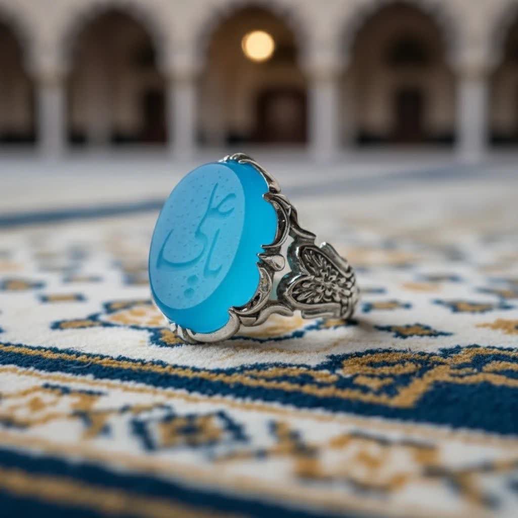 انگشتر نقره با سنگ عقیق آبی حکاکی «یاعلی» | جلوه‌ای از ایمان، وقار و زیبایی بی‌پایان  کد 3959