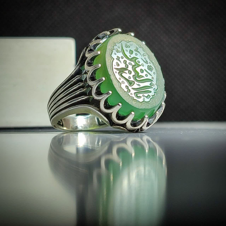 انگشتر عقیق سبز منقش به اسم خانم ام البنین سلام علیها کد 5208