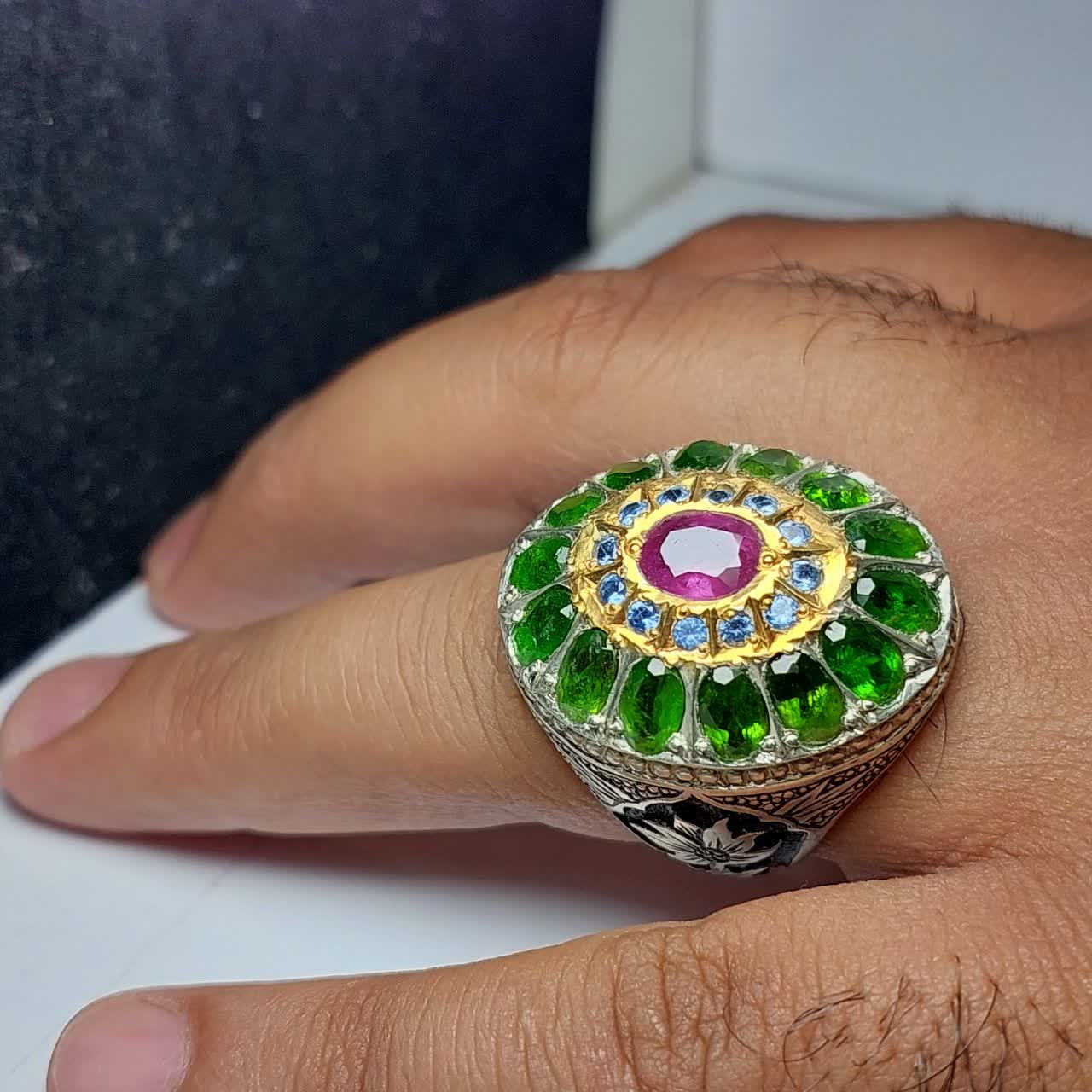 انگشتر نقره با سنگ زبرجد توپاز و یاقوت کد 1268