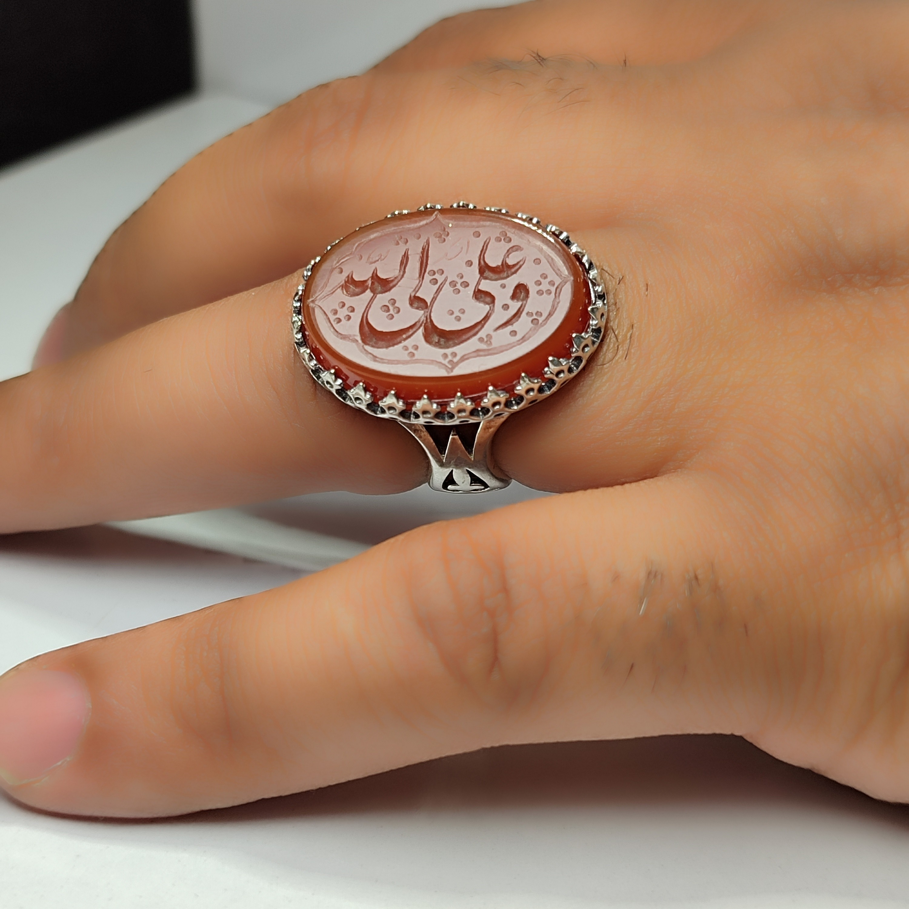 انگشتر عقیق قرمز حکاکی علی ولی الله