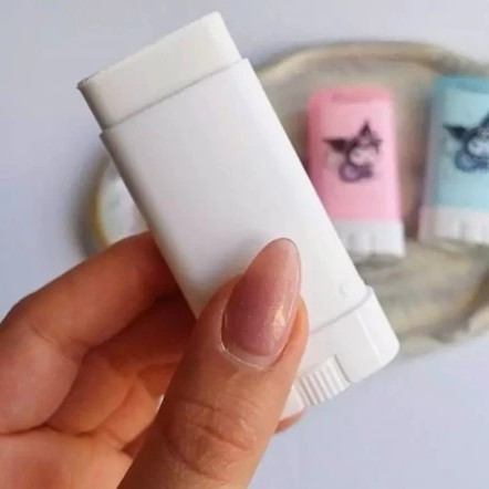 کرم ضد آفتاب استیکی مینی کیفی کوچک 15 میل سفید مناسب دور چشم رنگدانه سفید شاداب کننده ضد چین و چروک ضد پیری روشن کننده