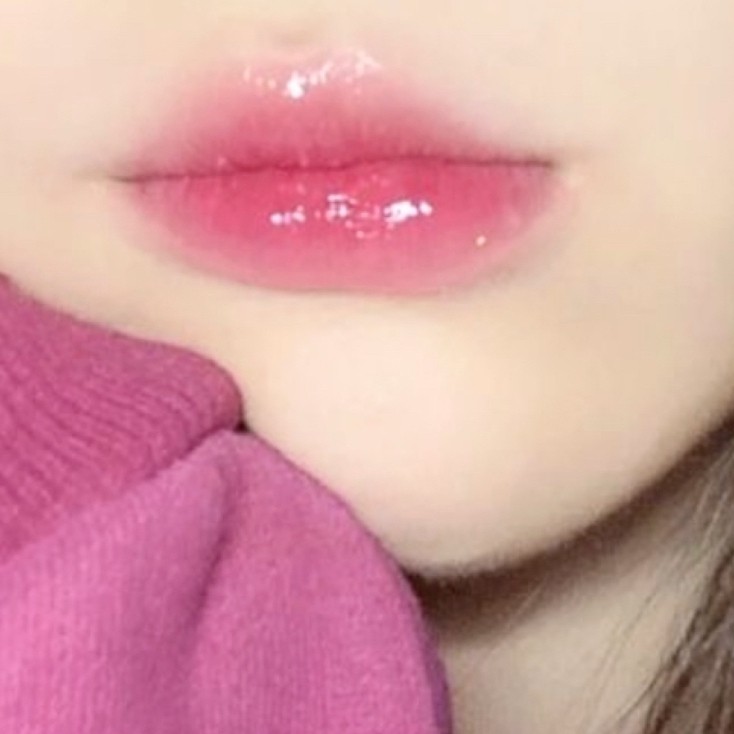 رژ لب حرارتی سلطنتی گلدار فوق العاده شیک و باکلاس رنگ دهنده و نرم کننده لب آبرسان لب فانتزی کیوت پینترستی