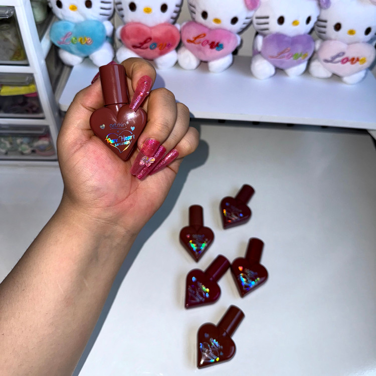 رژ لب مایع مات و مخملی کره ای قلبی رنگبندی جذاب و کاربردی کیفیت عالی بافت سبک