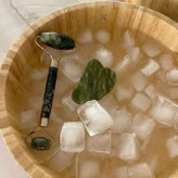 ست جیدرولر سنگ یشم سبز ضد پیری پوست جوانساز و شاداب کننده کمک به زاویه سازی صورت و فک لیفتیک صورت دور چشم مراقبت پوستی
