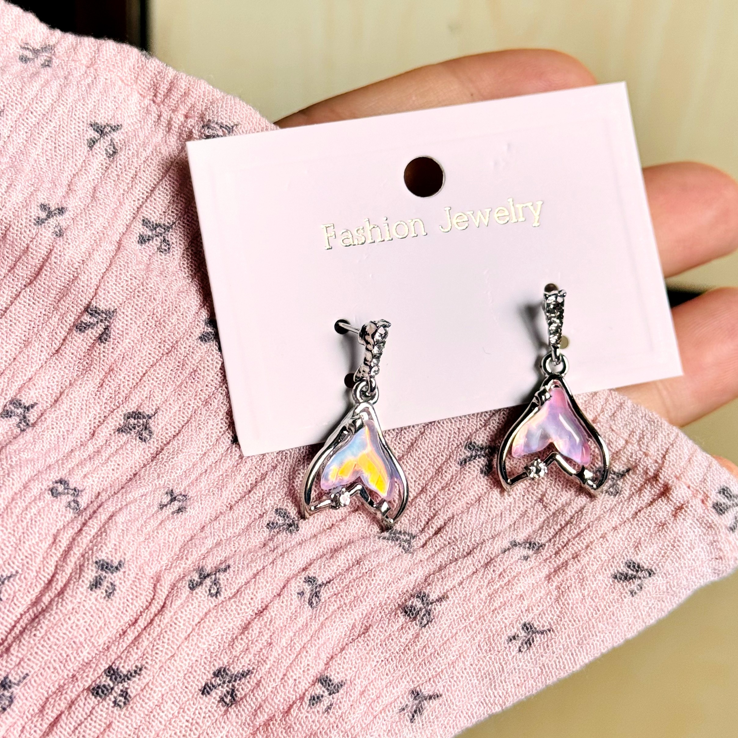 گوشواره پری پروانه ماه ستاره رویایی نگین صورتی هلوگرامی باربی پرنسسی پینترستی صورتی اکسسوری فانتزی کیوت دخترانه