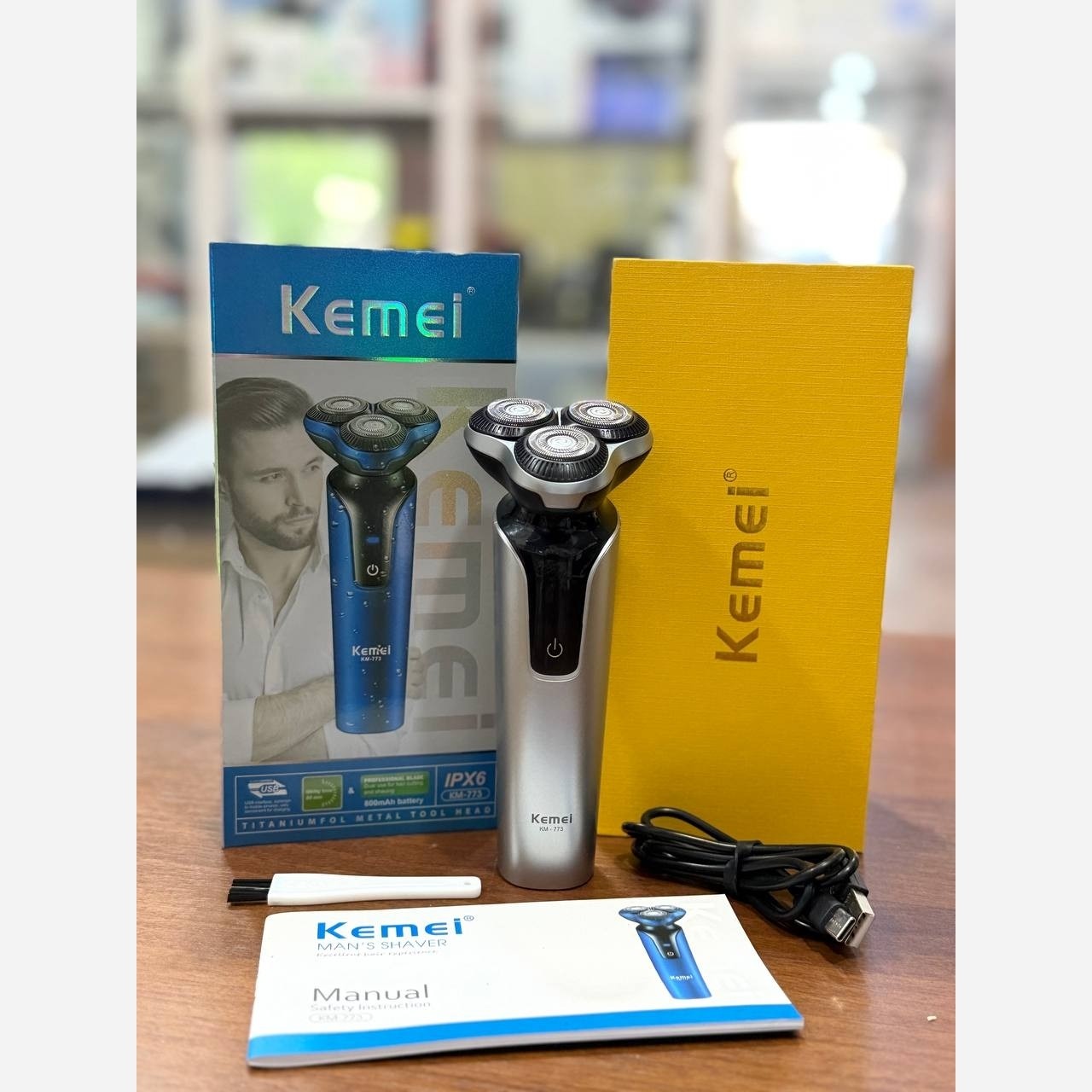 ماشین اصلاح صورت کیمی مدل KM-773 ریش تراش سه تیغه شارژی ضد آب