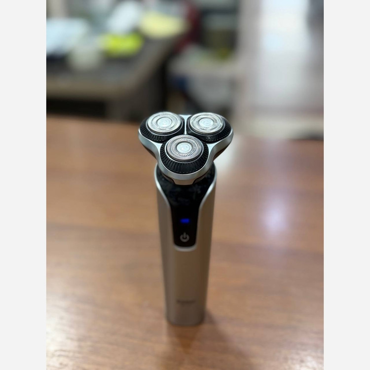ماشین اصلاح صورت کیمی مدل KM-773 ریش تراش سه تیغه شارژی ضد آب