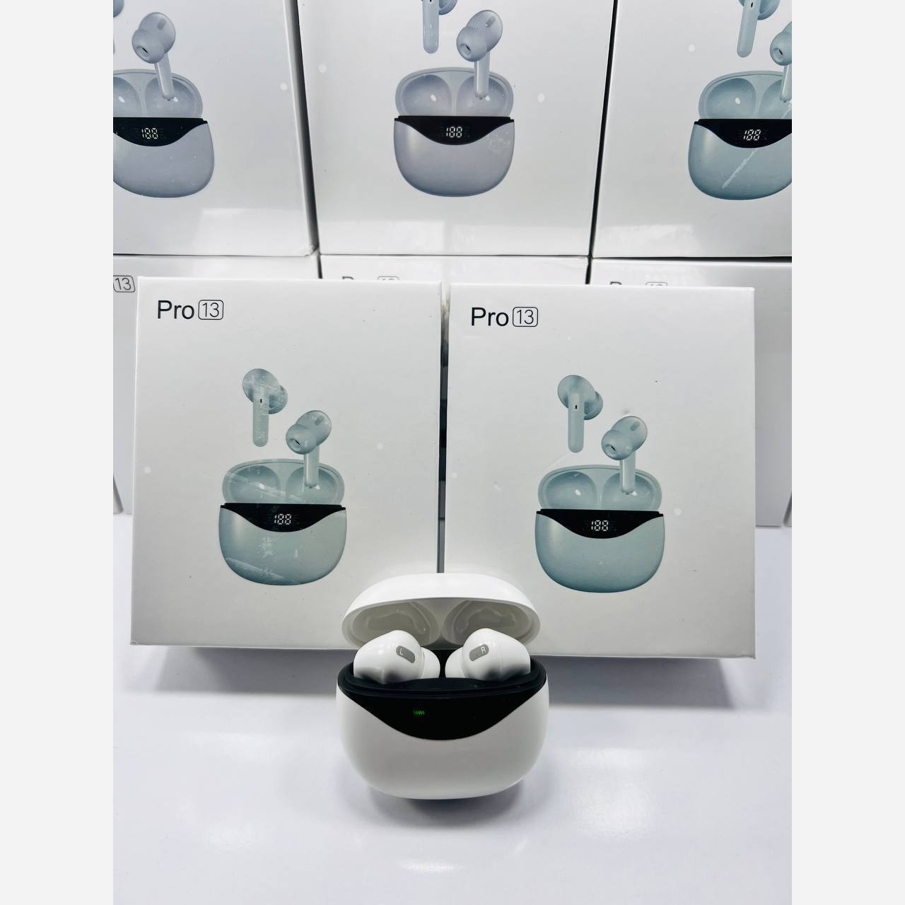 ایرپاد Apple صفحه نمایش دار کیفیت خیلی عالی نگه داری شارژ زیاد فقط سفید