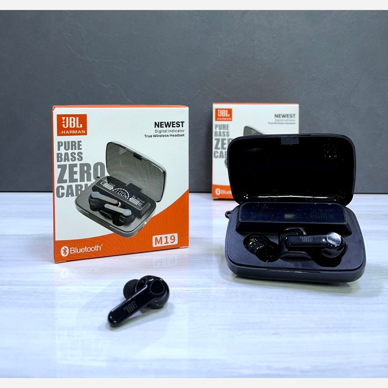 ایرپاد M19 برند JBL بیس و صدای معرکه پلی تایم و نگهداری شارژ طولانی