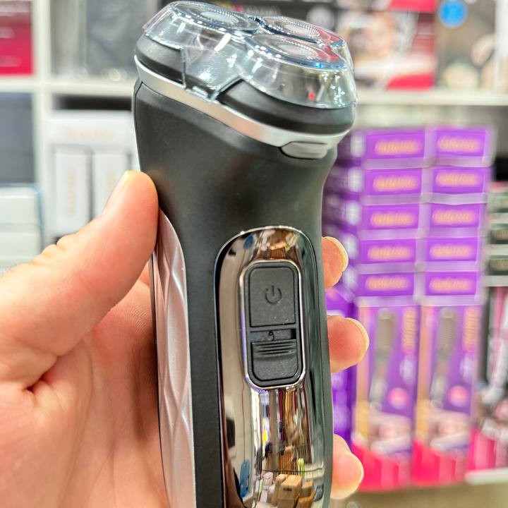 ریش تراش سه تیغ فیلیپس philips مدل AT899